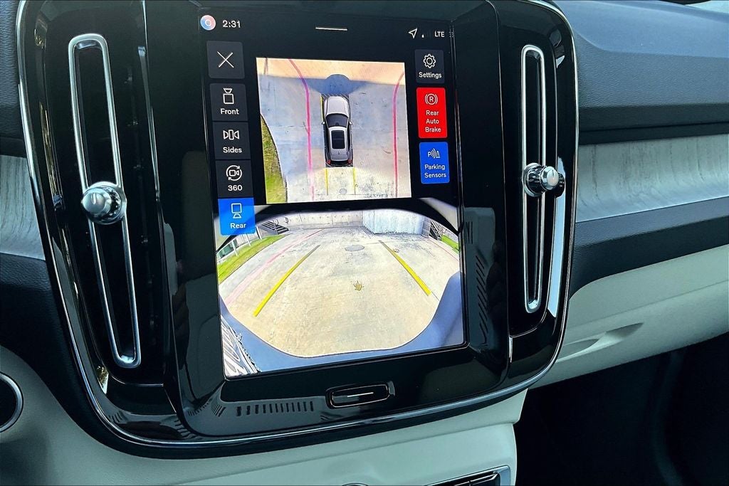 2026 Volvo XC40 B5 Ultra