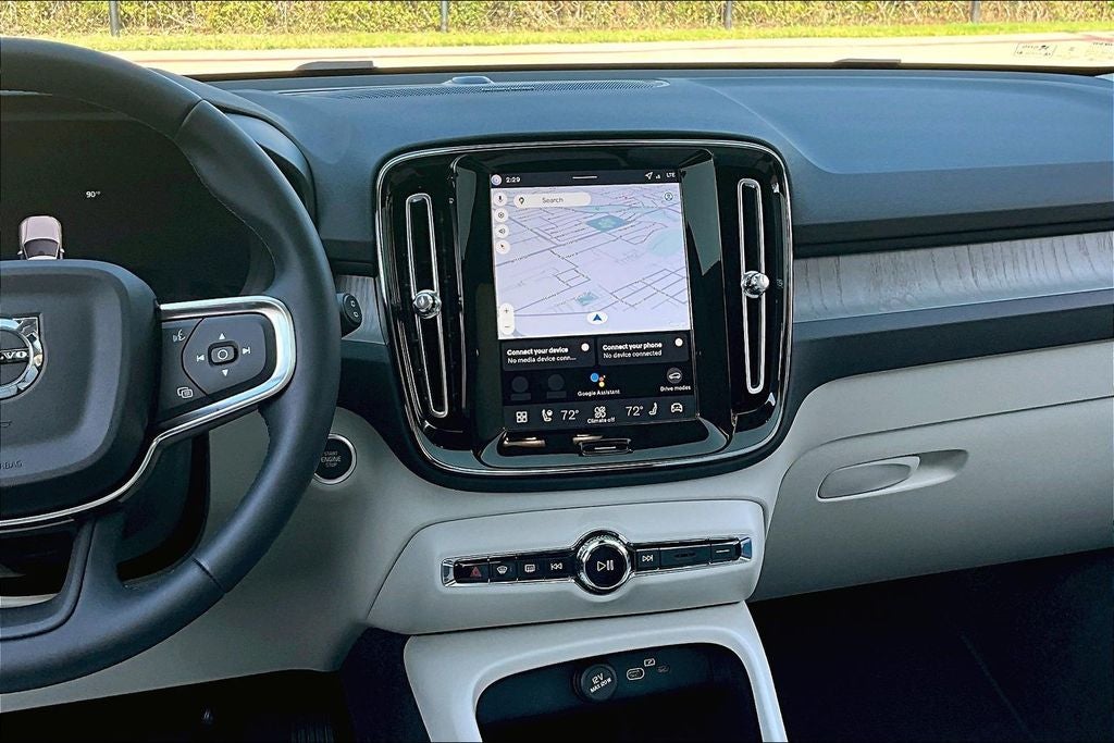 2026 Volvo XC40 B5 Ultra