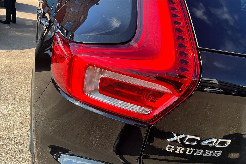 2026 Volvo XC40 B5 Ultra