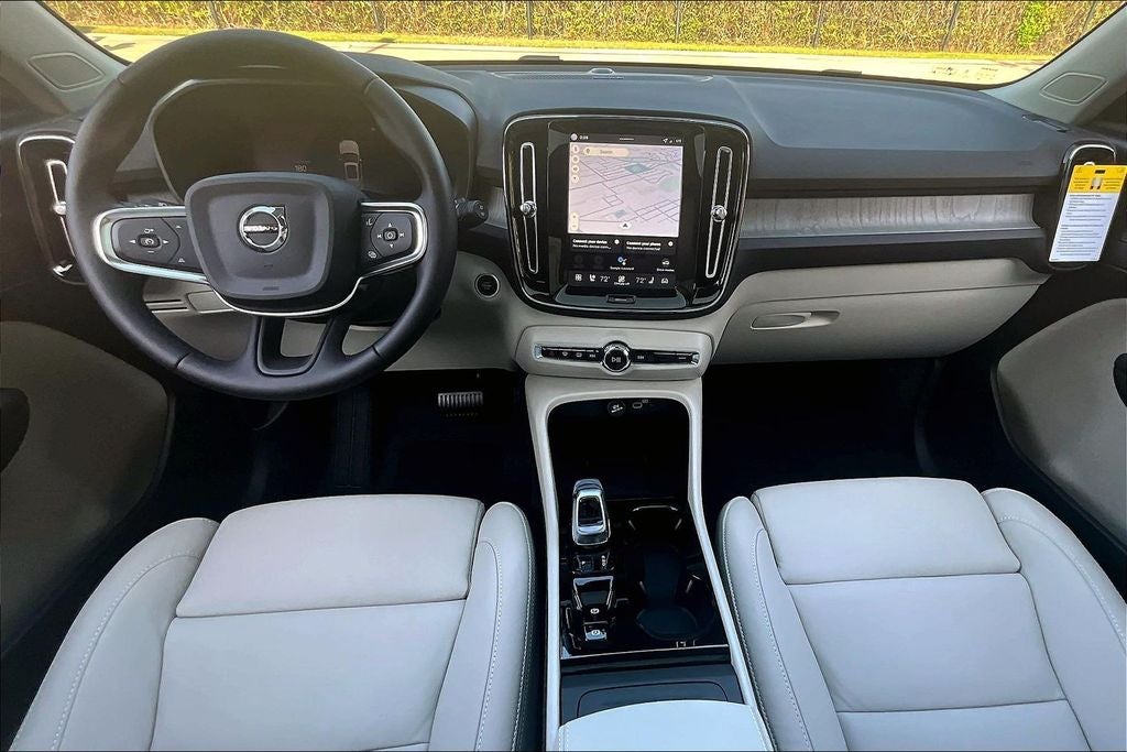 2026 Volvo XC40 B5 Ultra