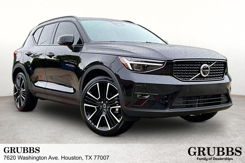 2026 Volvo XC40 B5 Ultra