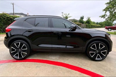 2026 Volvo XC40 B5 Ultra