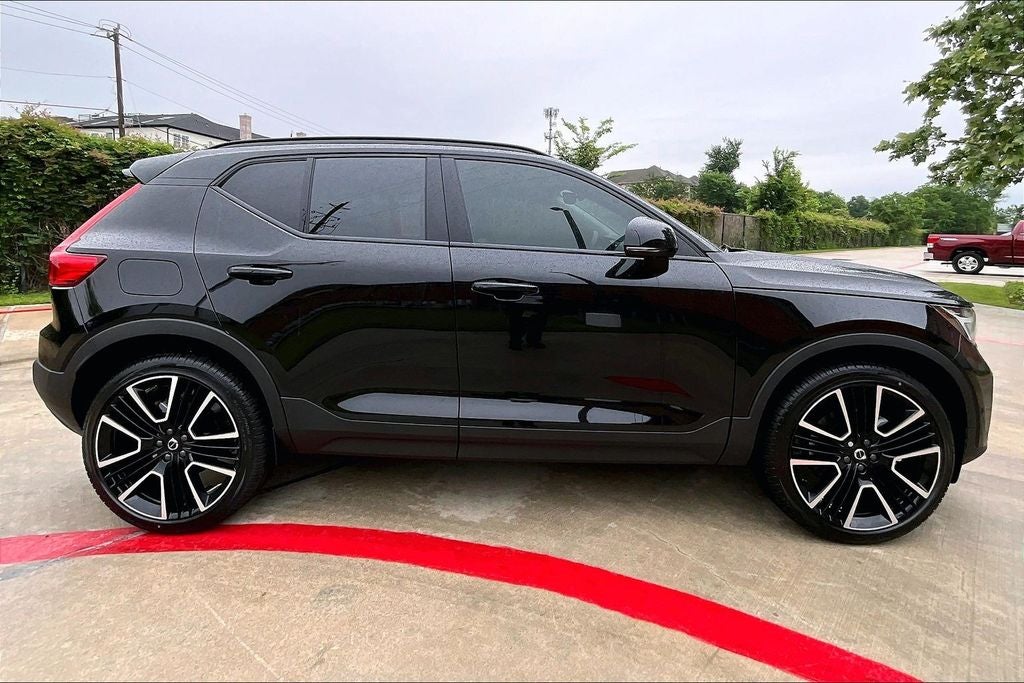 2026 Volvo XC40 B5 Ultra