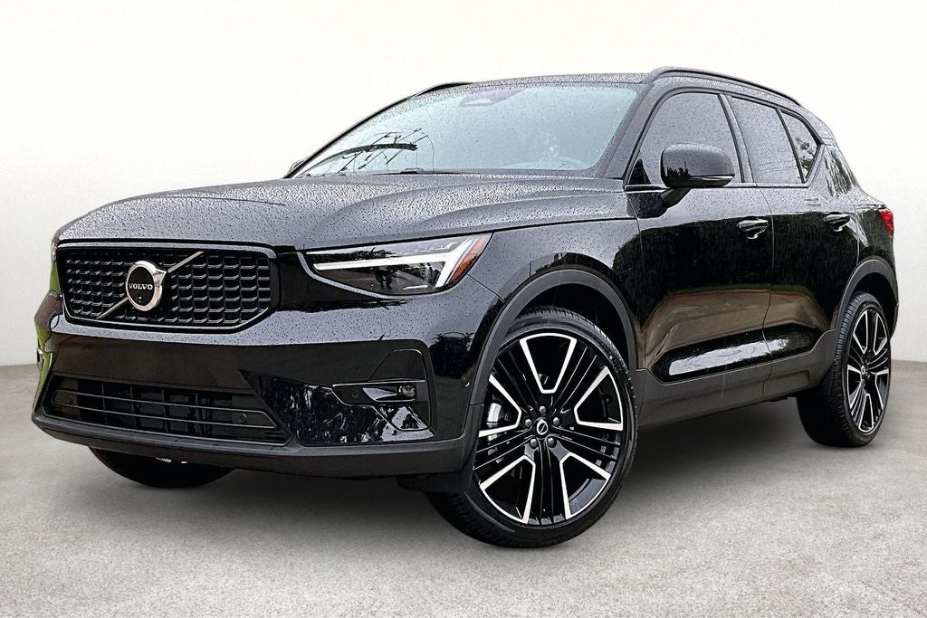 2026 Volvo XC40 B5 Ultra