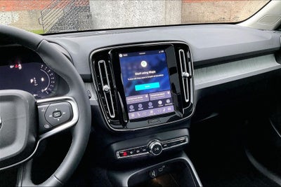 2026 Volvo XC40 B5 Ultra