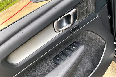 2026 Volvo XC40 B5 Ultra