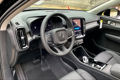 2026 Volvo XC40 B5 Ultra