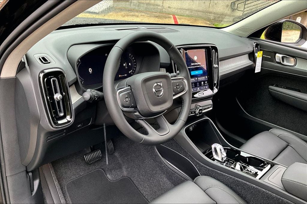 2026 Volvo XC40 B5 Ultra