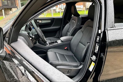 2026 Volvo XC40 B5 Ultra