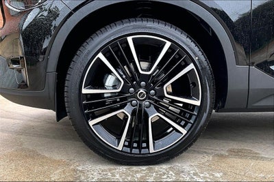 2026 Volvo XC40 B5 Ultra