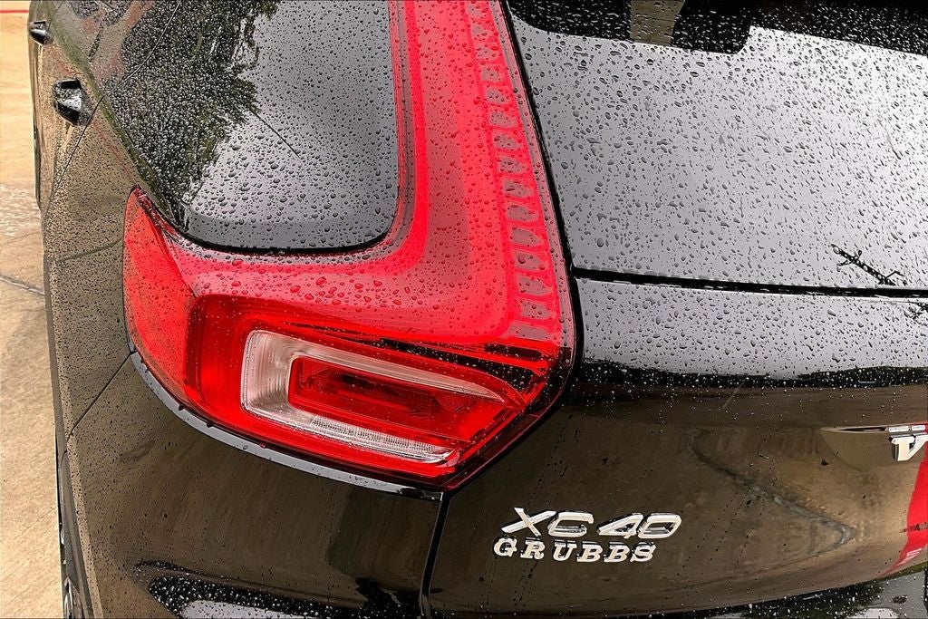 2026 Volvo XC40 B5 Ultra