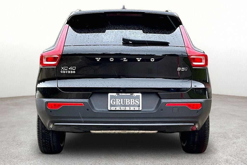 2026 Volvo XC40 B5 Ultra