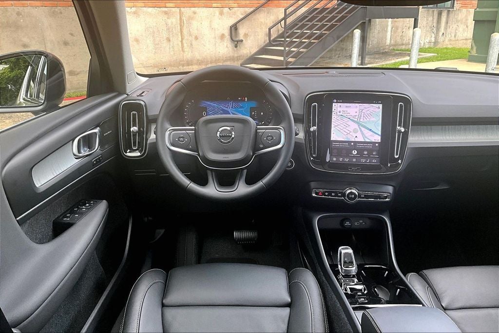 2026 Volvo XC40 B5 Ultra