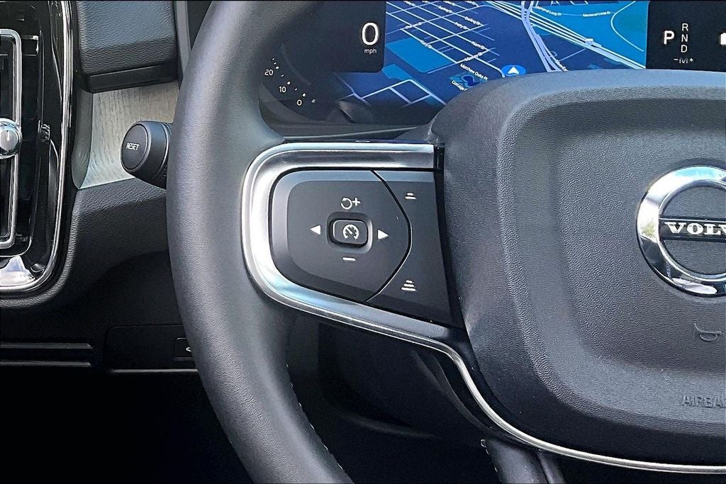 2026 Volvo XC40 B5 Ultra