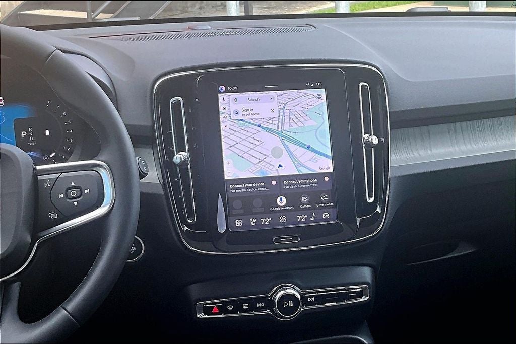 2026 Volvo XC40 B5 Ultra