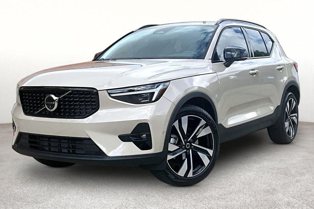 2026 Volvo XC40 B5 Ultra