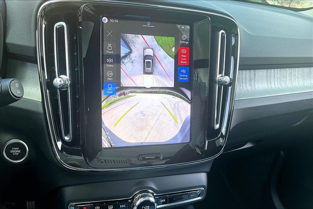 2026 Volvo XC40 B5 Ultra