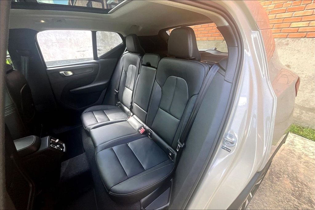 2026 Volvo XC40 B5 Ultra