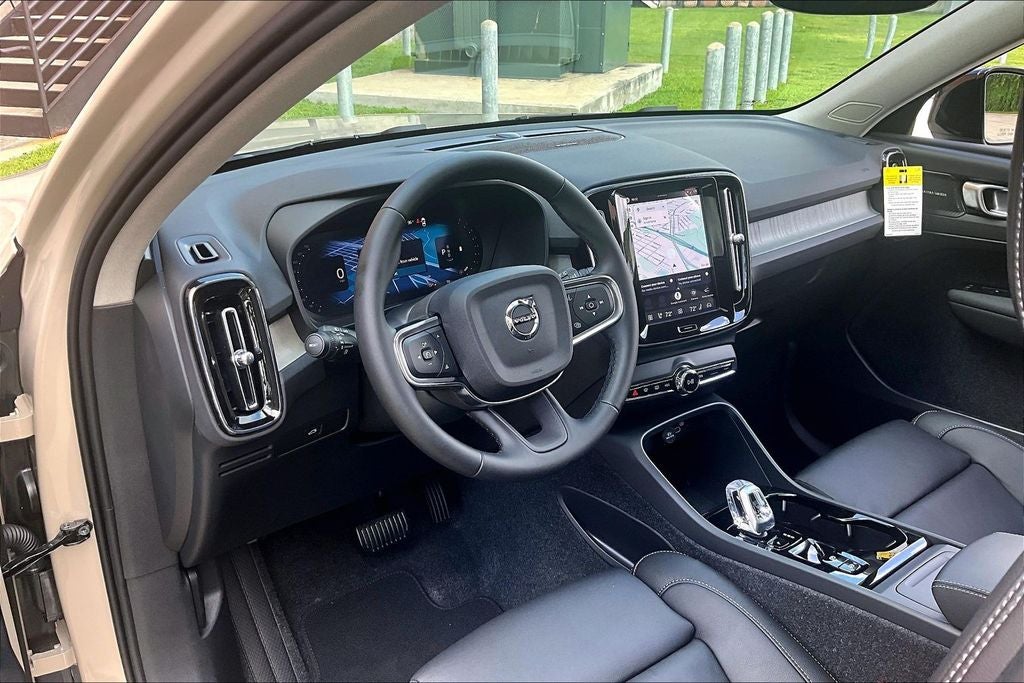 2026 Volvo XC40 B5 Ultra