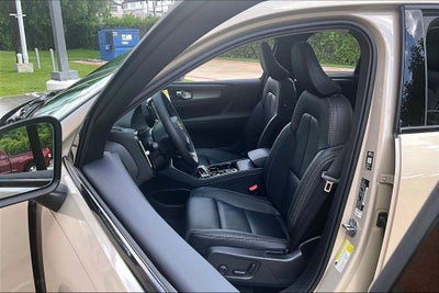 2026 Volvo XC40 B5 Ultra