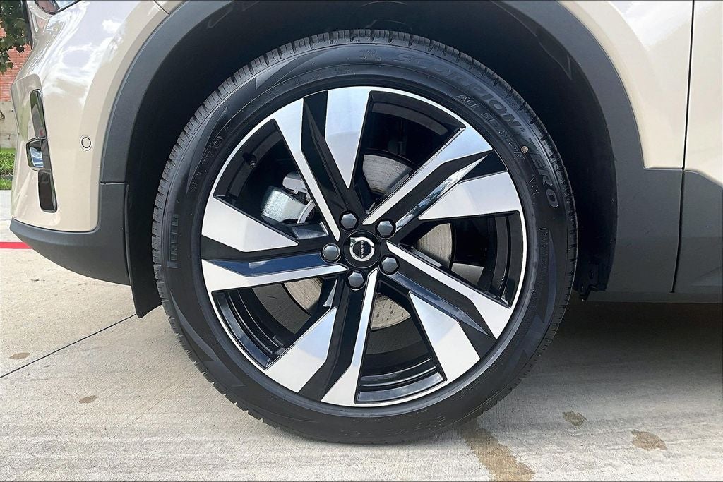 2026 Volvo XC40 B5 Ultra