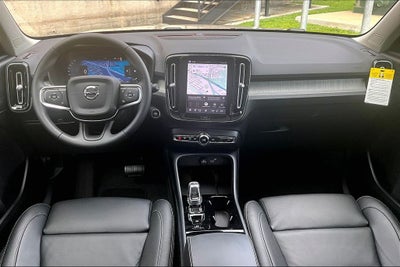 2026 Volvo XC40 B5 Ultra