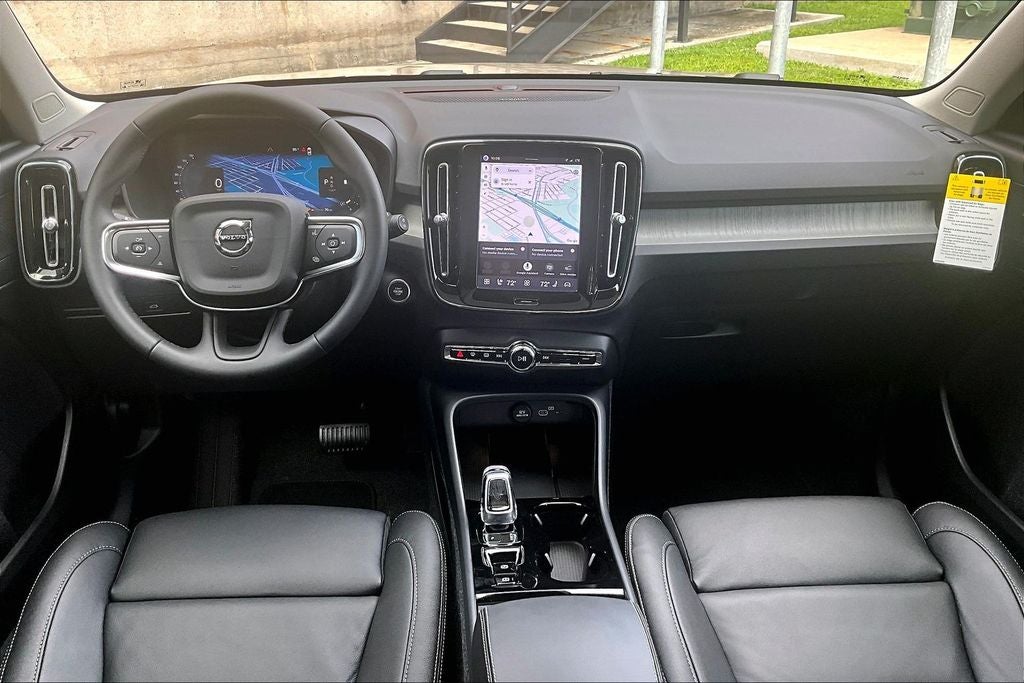 2026 Volvo XC40 B5 Ultra