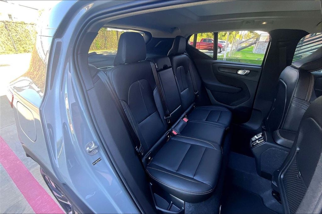 2026 Volvo XC40 B5 Ultra