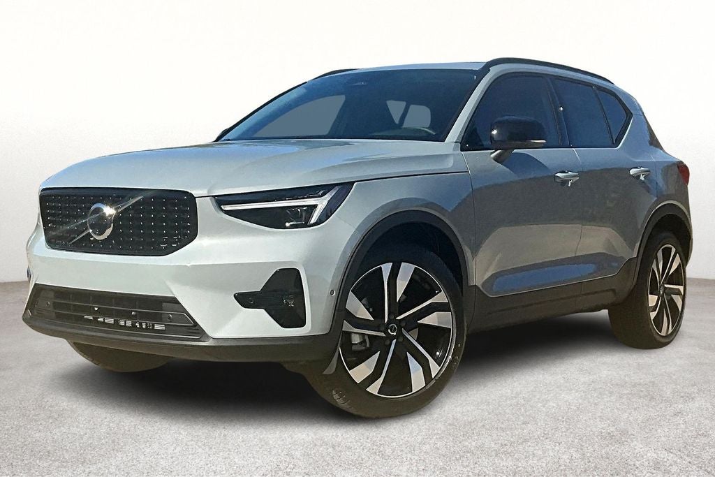 2026 Volvo XC40 B5 Ultra