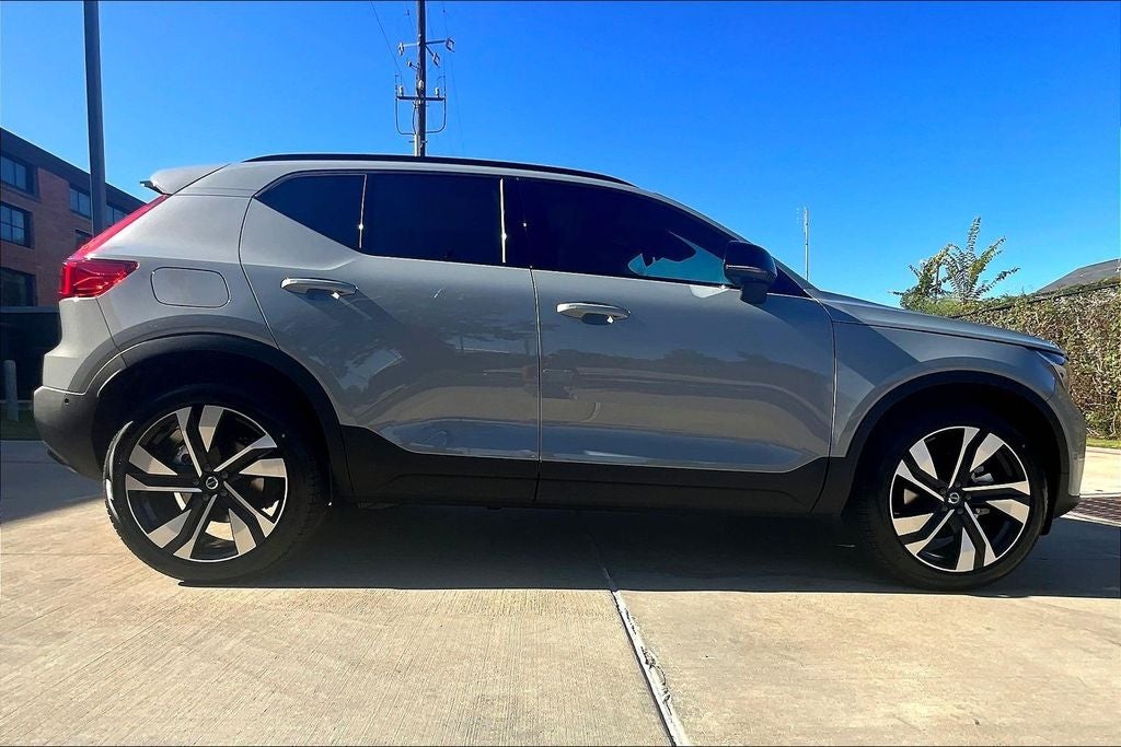 2026 Volvo XC40 B5 Ultra