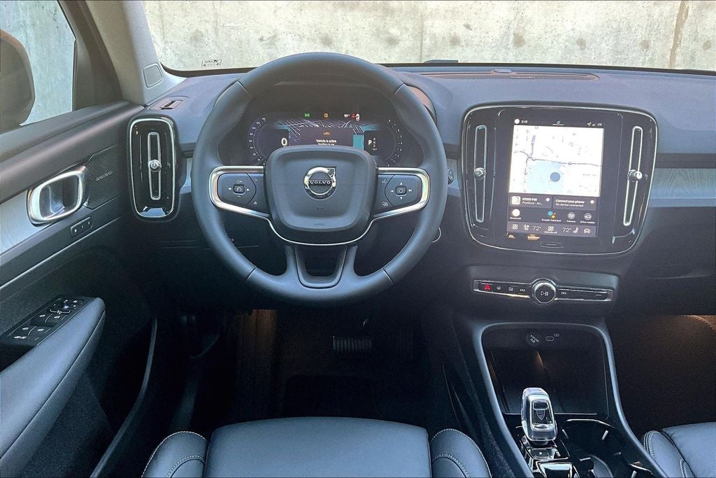 2026 Volvo XC40 B5 Ultra