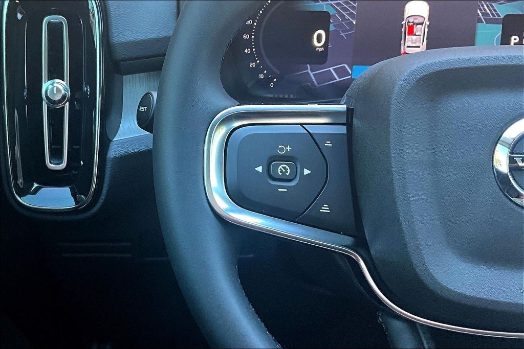 2026 Volvo XC40 B5 Ultra