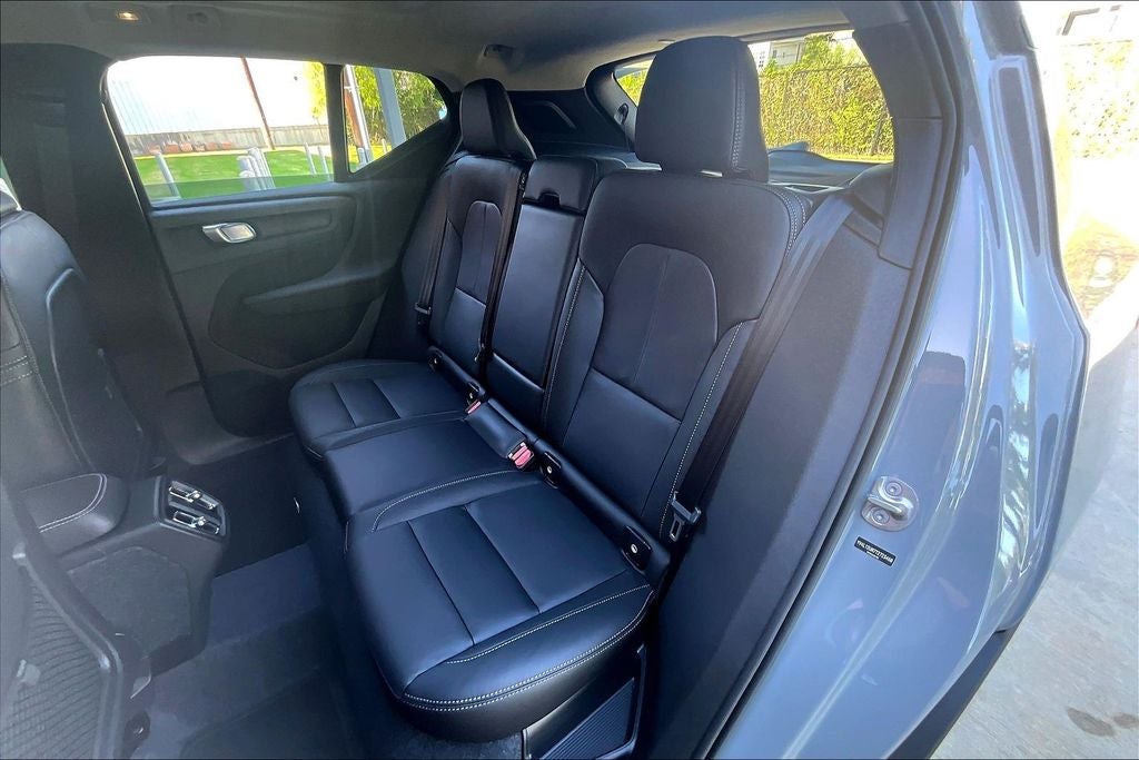 2026 Volvo XC40 B5 Ultra