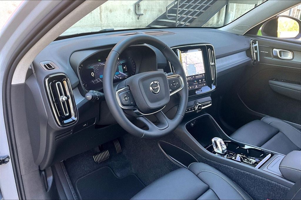 2026 Volvo XC40 B5 Ultra