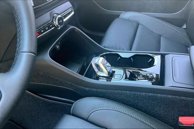 2026 Volvo XC40 B5 Ultra