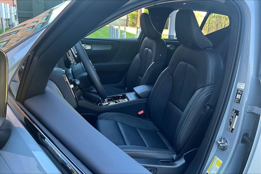 2026 Volvo XC40 B5 Ultra