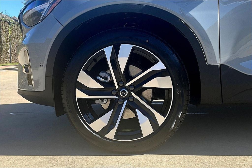 2026 Volvo XC40 B5 Ultra