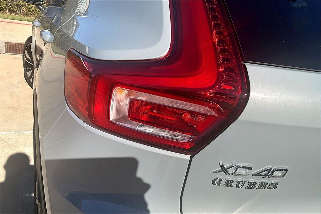 2026 Volvo XC40 B5 Ultra