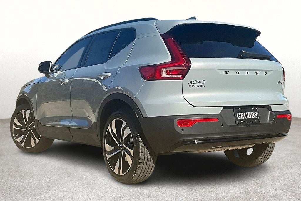 2026 Volvo XC40 B5 Ultra