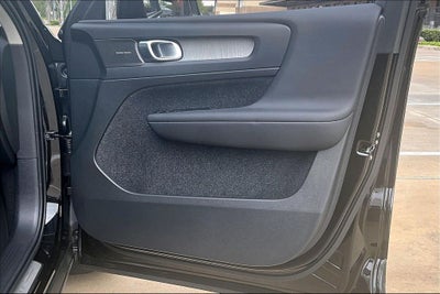 2026 Volvo XC40 B5 Ultra