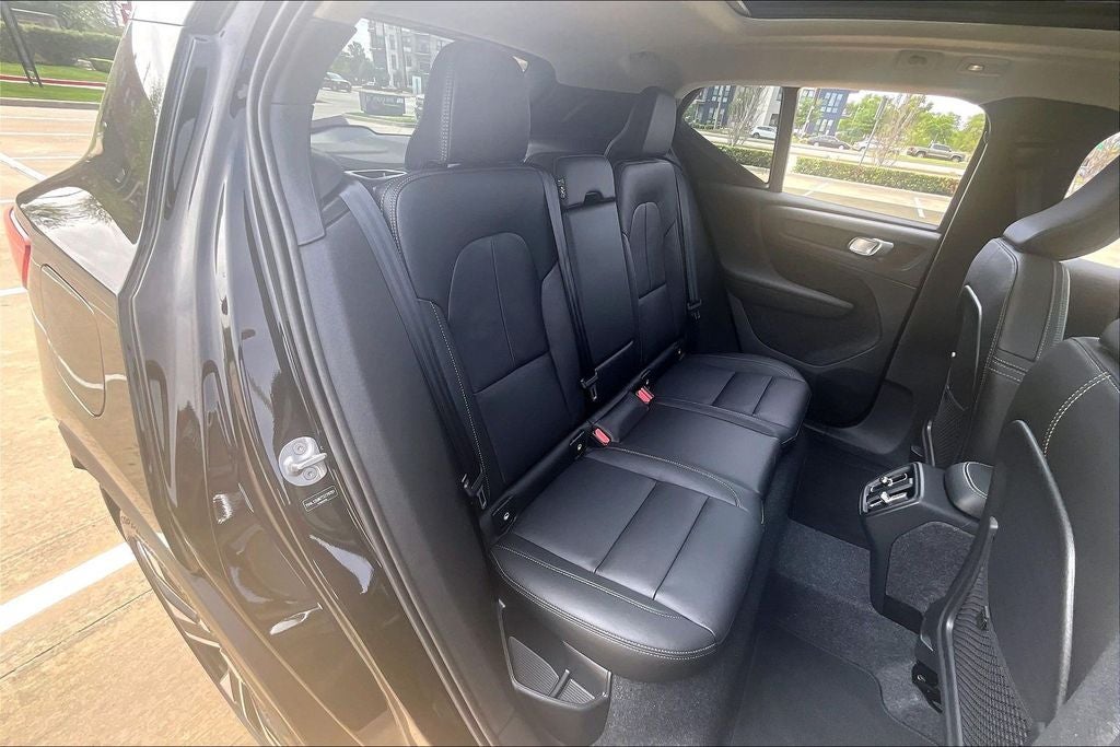 2026 Volvo XC40 B5 Ultra