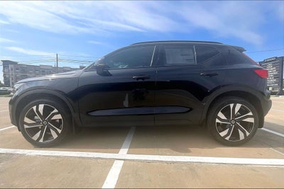 2026 Volvo XC40 B5 Ultra