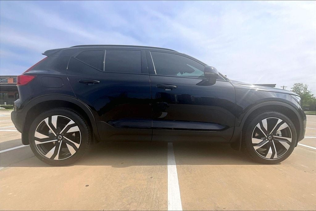 2026 Volvo XC40 B5 Ultra