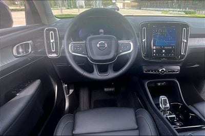 2026 Volvo XC40 B5 Ultra