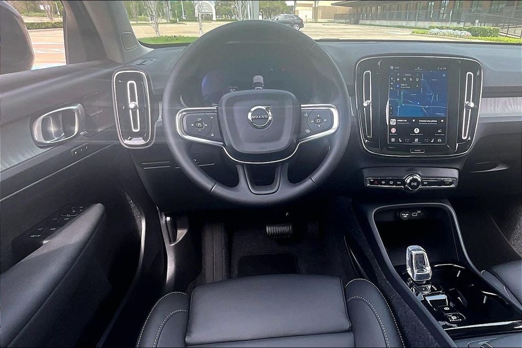 2026 Volvo XC40 B5 Ultra