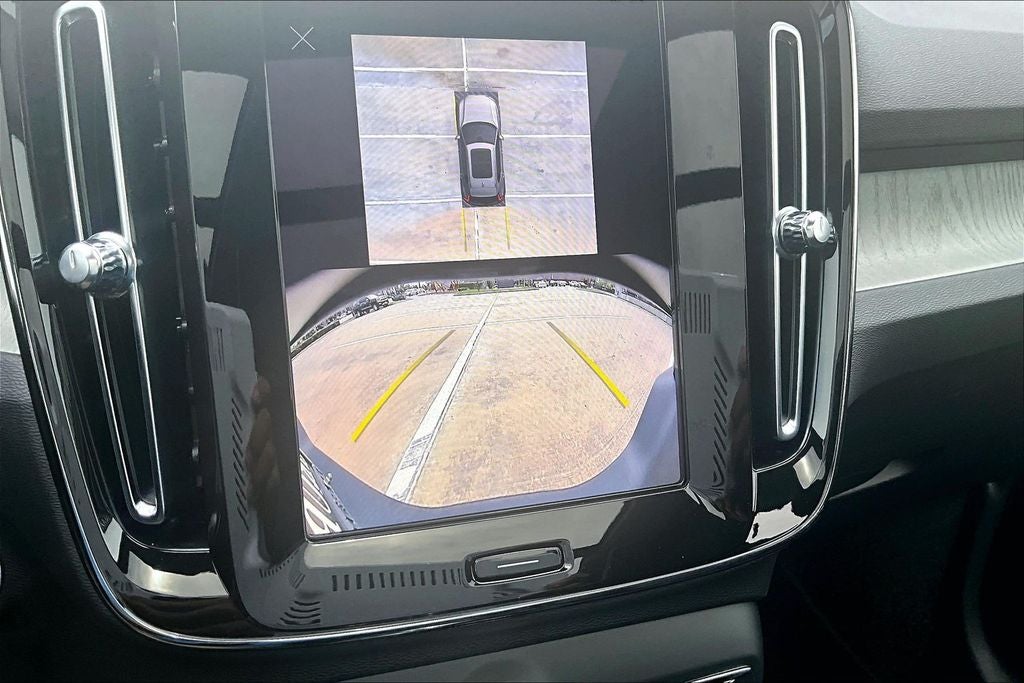 2026 Volvo XC40 B5 Ultra