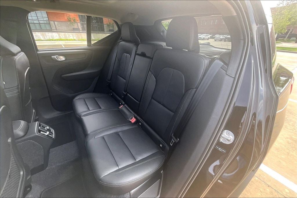 2026 Volvo XC40 B5 Ultra