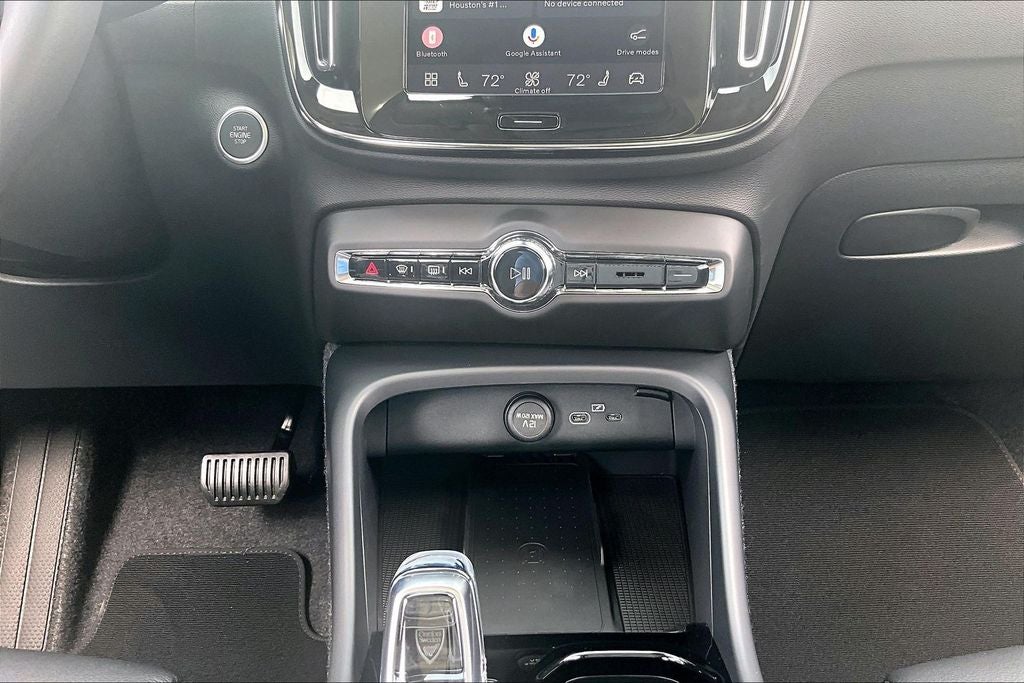 2026 Volvo XC40 B5 Ultra