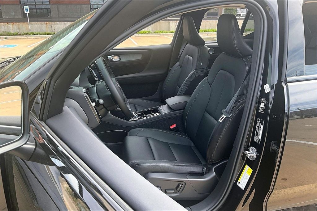 2026 Volvo XC40 B5 Ultra