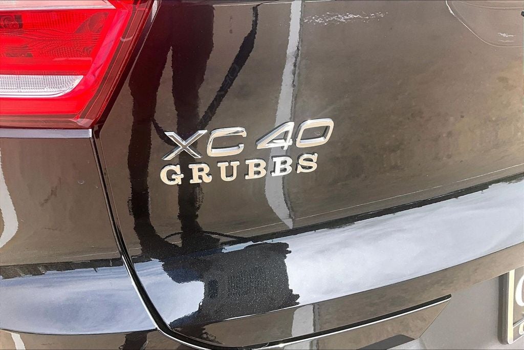 2026 Volvo XC40 B5 Ultra